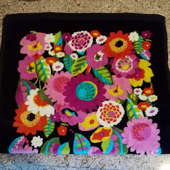 Vera Bradley 3 Piece Towel Set (New) - Picture 3 of 3